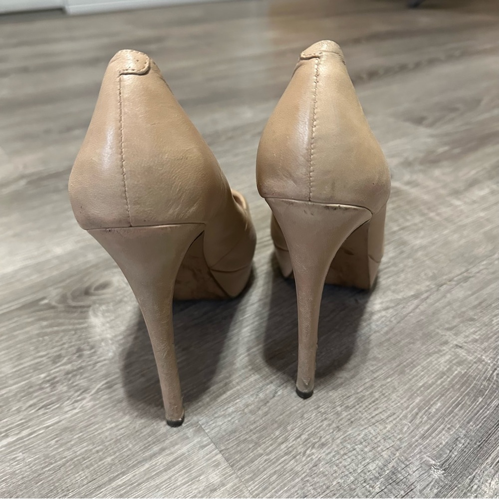 Jessica Simpson Classic Tan Heels - Picture 5 of 6